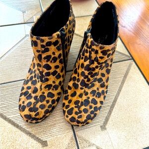 Aerosoles Leopard pony hair ankle boots 6.5 M